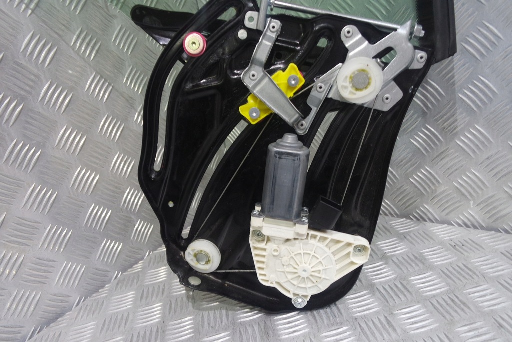 фото №4, Mercedes sl r231 стекло правая задняя механизм 13r