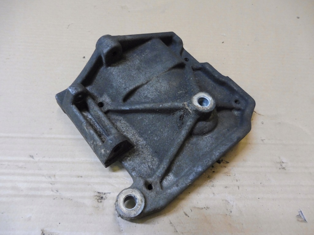 фото №1, Pajero sport основание кронштейн компрессора 3.0 99r