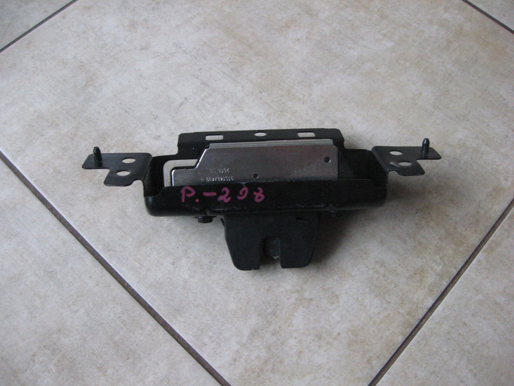 фото №1, Замок крышки задняя - peugeot 208 !!!