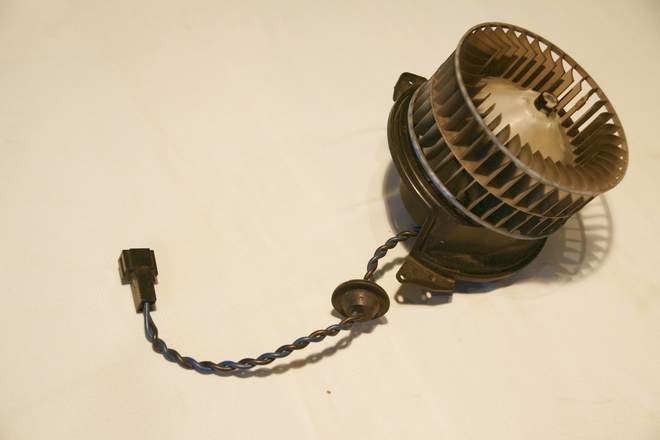 фото №1, Воздуходувка вентилятор chrysler voyager dodge caravan