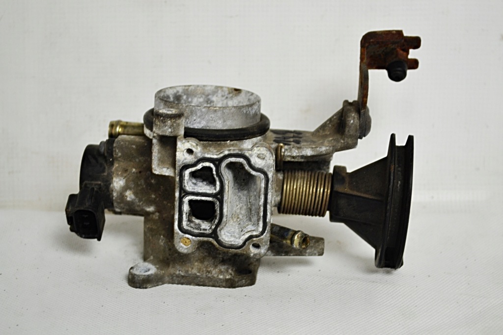 фото №3, Дроссельная заслонка toyota 8945252011 оригинал