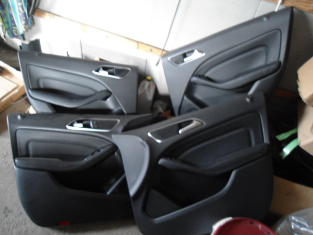 фото №1, Mercedes w246 b klasa оббивка двері шкіра l/p p/t