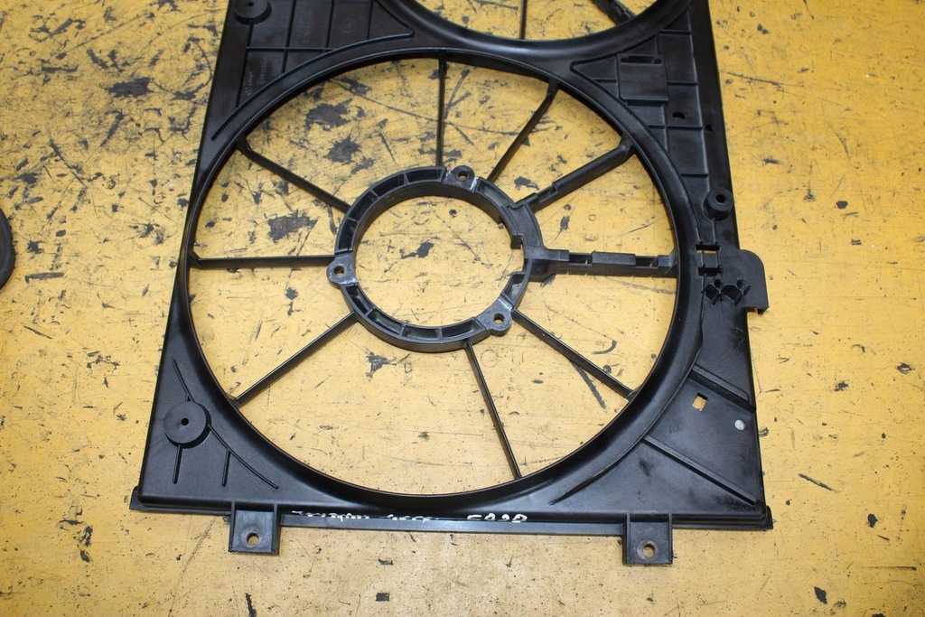 фото №5, Корпус вентилятора vw touran 1k0121207t