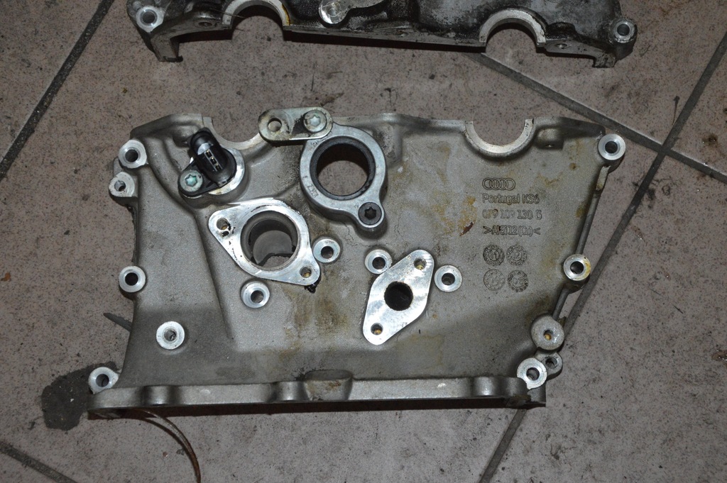 фото №1, Крышка распределительного вала audi s4 b7 4.2 079109130g
