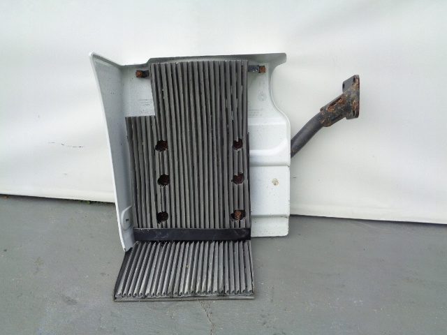 Mercedes axor крыло подкрылок левая правое Киев